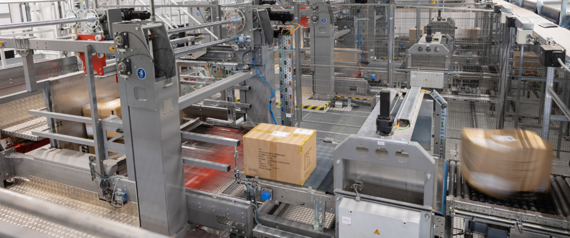 [Translate to North America:] automated storage and retrieval