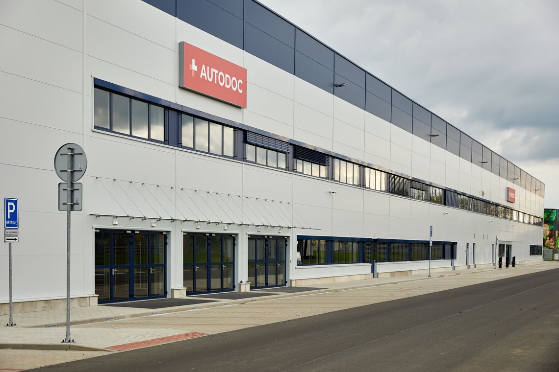 [Translate to China:] Outside View of the Fulfillment Center | © AUTODOC